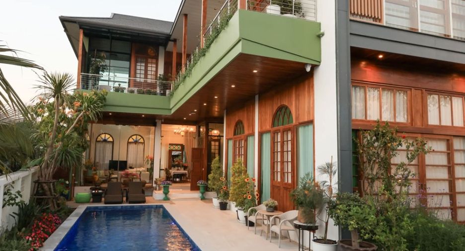 For rent 4 bedrooms villa in Mueang Chiang Mai, Chiang Mai