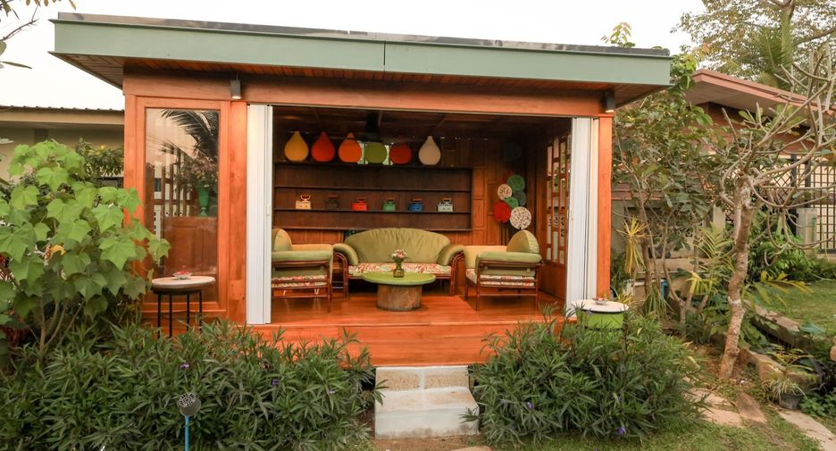 For rent 4 bedrooms villa in Mueang Chiang Mai, Chiang Mai
