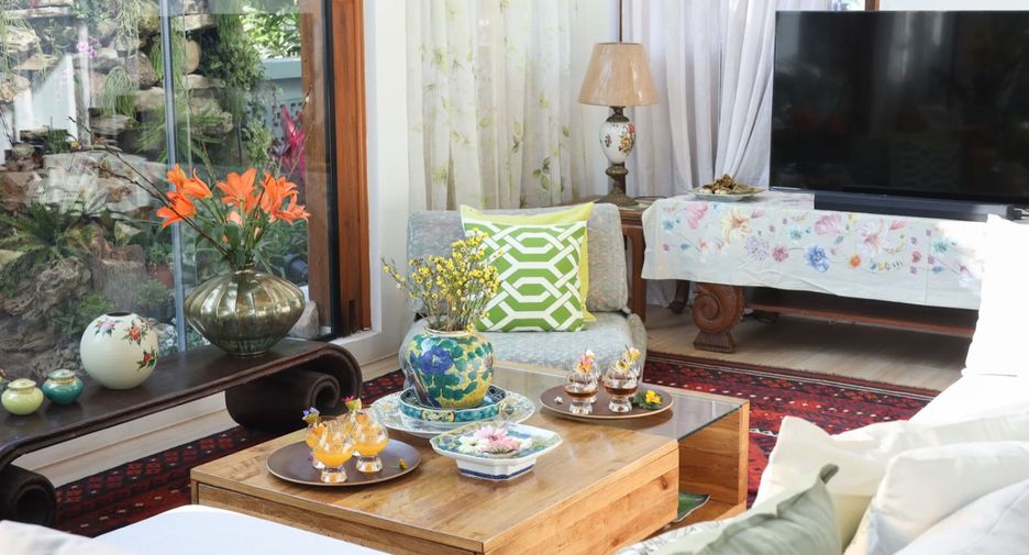 For rent 4 bedrooms villa in Mueang Chiang Mai, Chiang Mai