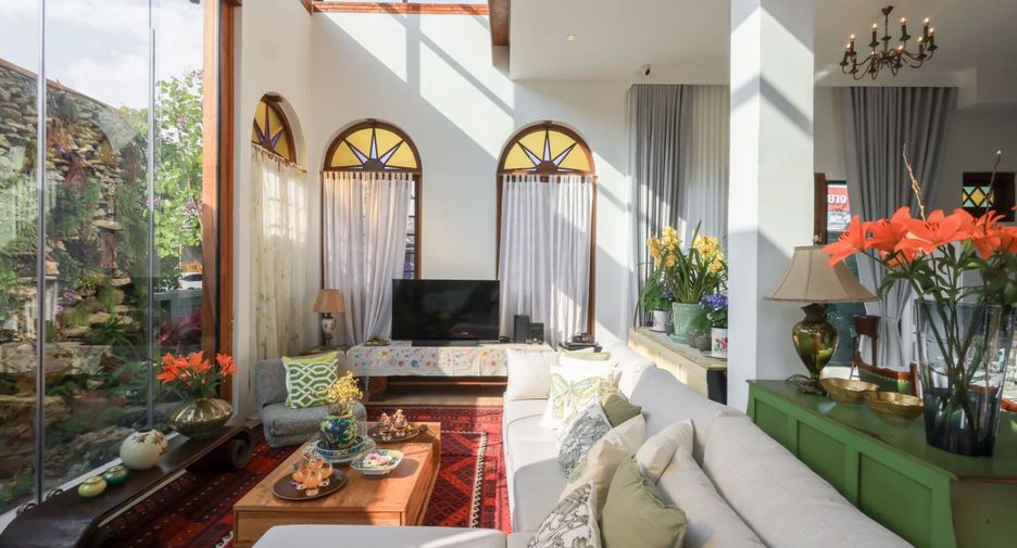 For rent 4 bedrooms villa in Mueang Chiang Mai, Chiang Mai