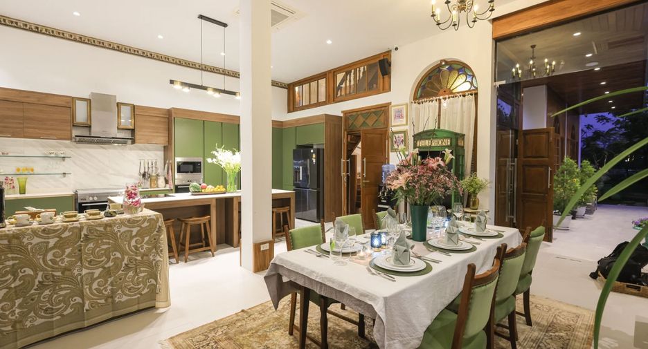 For rent 4 bedrooms villa in Mueang Chiang Mai, Chiang Mai