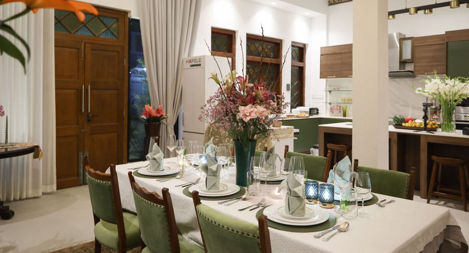 For rent 4 bedrooms villa in Mueang Chiang Mai, Chiang Mai