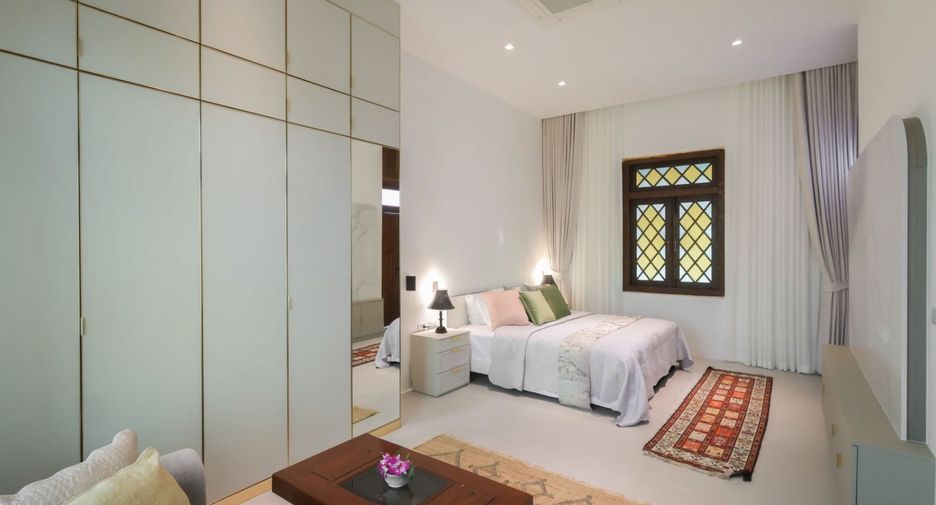 For rent 4 bedrooms villa in Mueang Chiang Mai, Chiang Mai