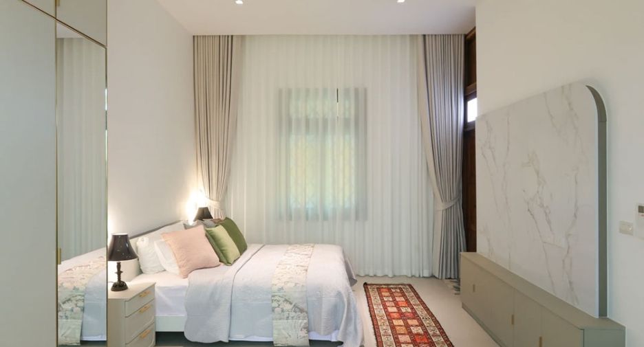 For rent 4 bedrooms villa in Mueang Chiang Mai, Chiang Mai