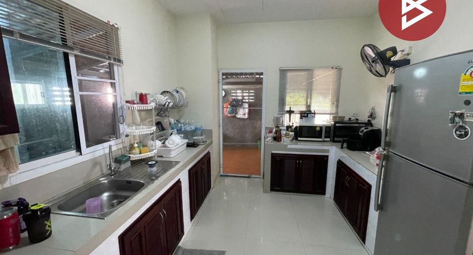 Haus zur Miete und zum Kauf mit 4 Zimmer in Si Maha Phot, Prachin Buri