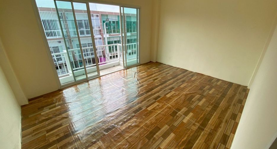 Reihenhaus zum Kauf mit 9 Zimmer in Bang Khun Thian, Bangkok