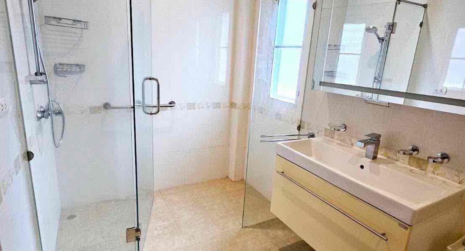 Haus zur Miete mit 3 Zimmer in Bang Lamung, Chonburi