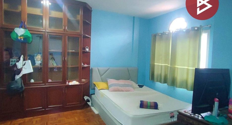 Casa adosada en venta de 4 habitaciones en Sai Mai, Bangkok