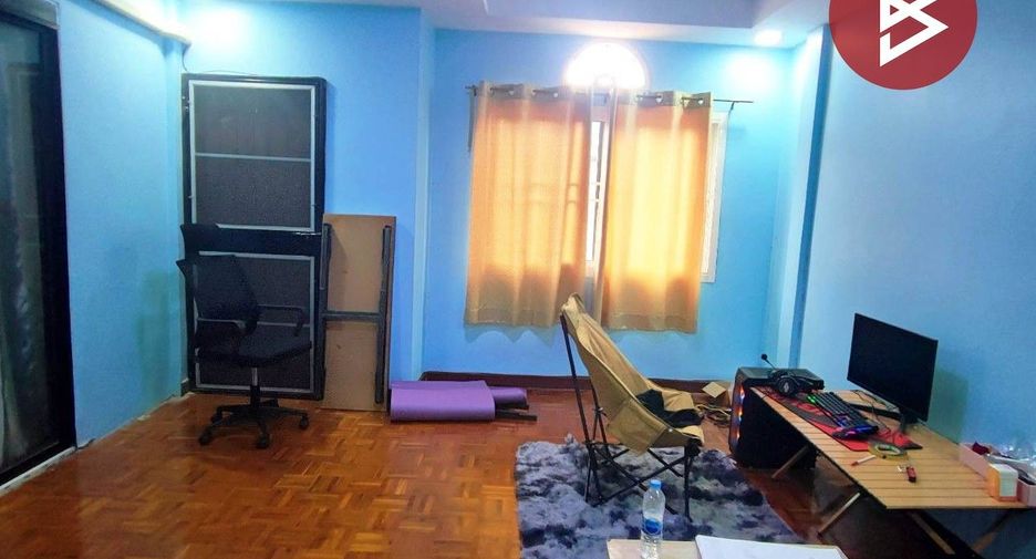 Casa adosada en venta de 4 habitaciones en Sai Mai, Bangkok