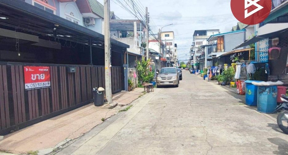 Casa adosada en venta de 4 habitaciones en Sai Mai, Bangkok