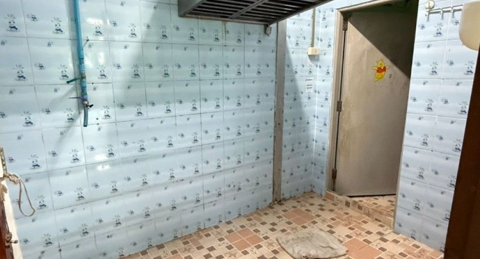 Casa adosada en venta de 2 habitaciones en Bang Khae, Bangkok