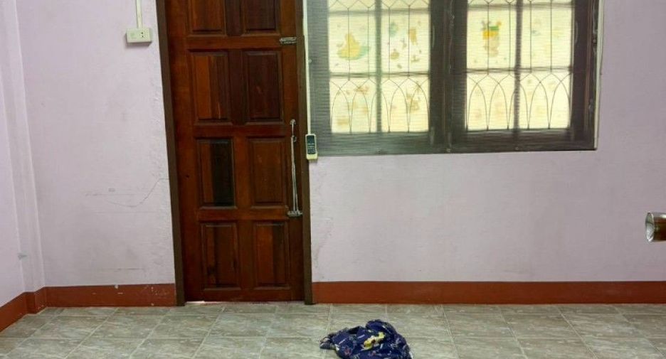 Casa adosada en venta de 2 habitaciones en Bang Khae, Bangkok