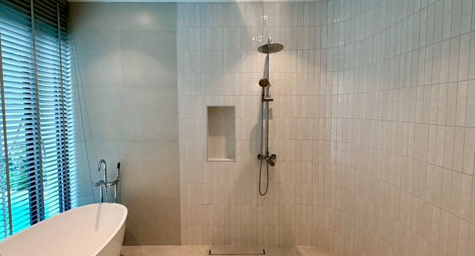For sale 4 bedrooms house in Mueang Chiang Mai, Chiang Mai
