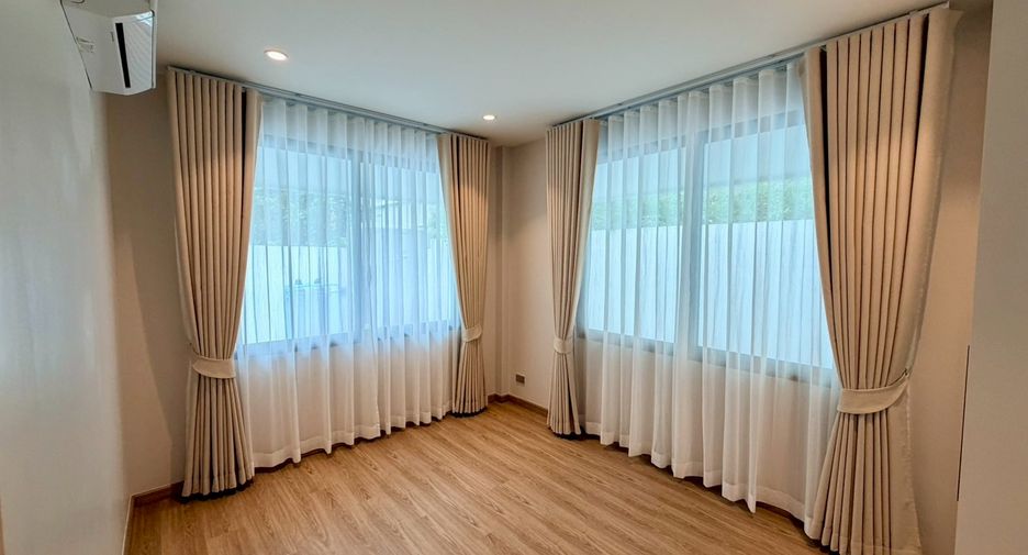 For sale 4 bedrooms house in Mueang Chiang Mai, Chiang Mai