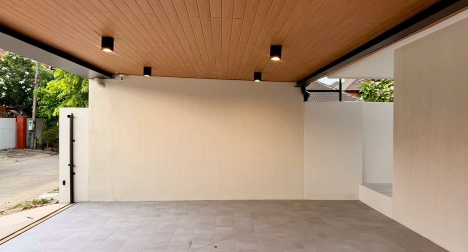 For sale 4 bedrooms house in Mueang Chiang Mai, Chiang Mai