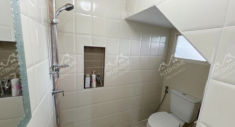 Casa adosada en venta de 4 habitaciones en Bang Kruai, Nonthaburi