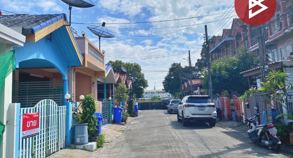 For sale 2 bedrooms townhouse in Mueang Samut Prakan, Samut Prakan