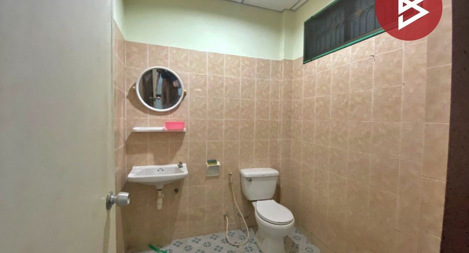 For sale 2 bedrooms townhouse in Mueang Samut Prakan, Samut Prakan