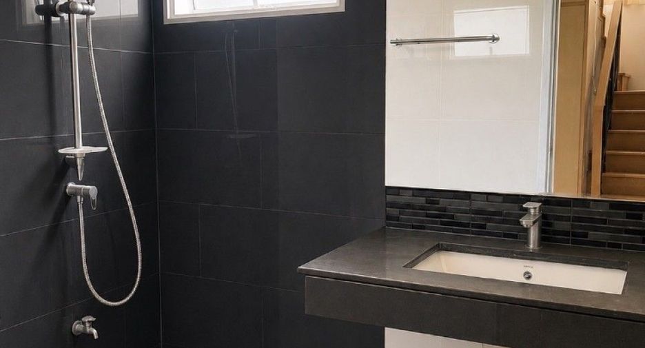 For sale 3 ベッドルーム house in Mueang Samut Sakhon, Samut Sakhon