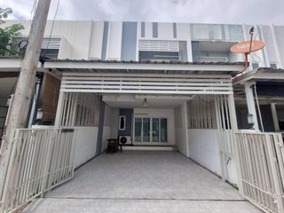For Rent 2 Bedroom Townhouse In Mueang Chiang Mai