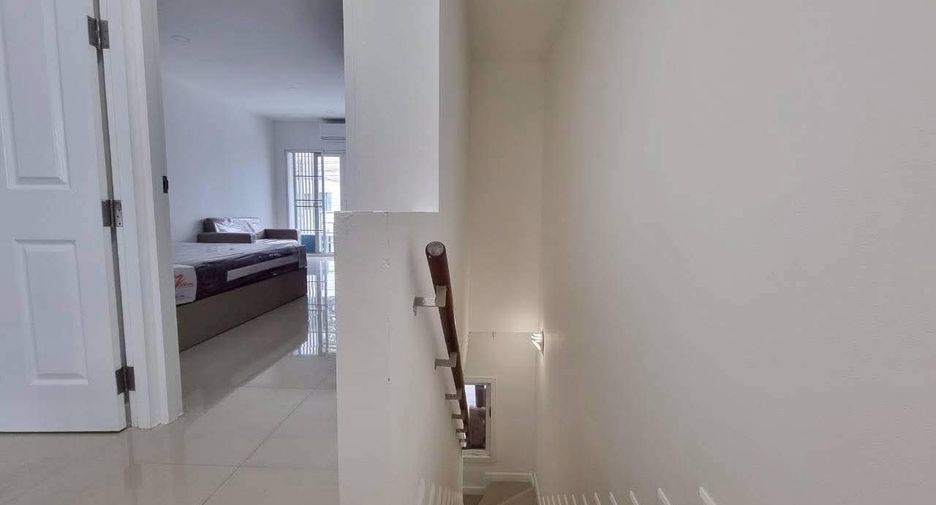 For rent 2 ベッドルーム townhouse in Mueang Chiang Mai, Chiang Mai
