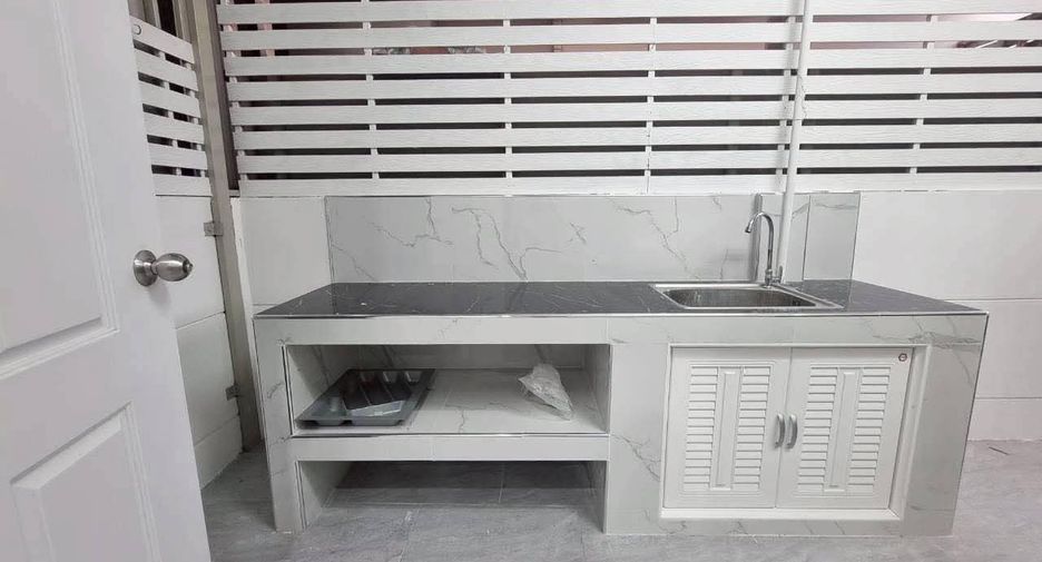 For rent 2 ベッドルーム townhouse in Mueang Chiang Mai, Chiang Mai
