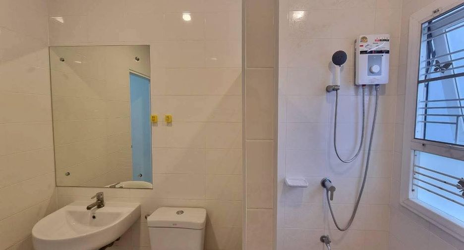 For rent 2 ベッドルーム townhouse in Mueang Chiang Mai, Chiang Mai
