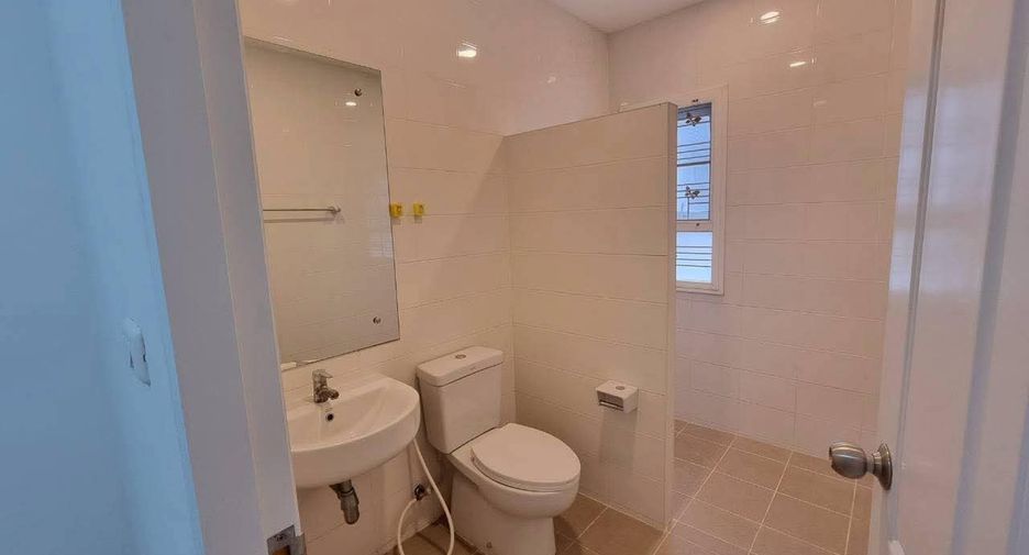 For rent 2 ベッドルーム townhouse in Mueang Chiang Mai, Chiang Mai