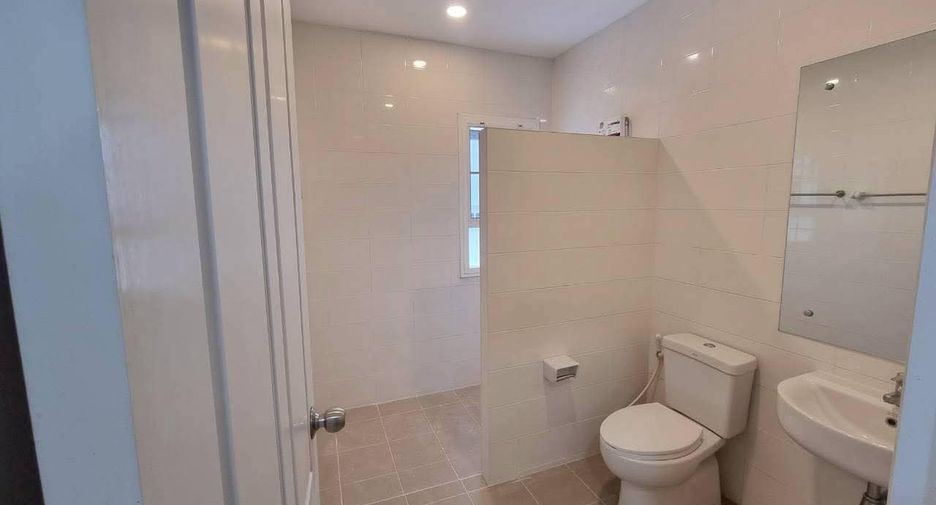 For rent 2 ベッドルーム townhouse in Mueang Chiang Mai, Chiang Mai