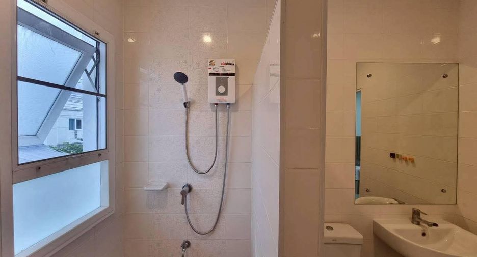 For rent 2 ベッドルーム townhouse in Mueang Chiang Mai, Chiang Mai