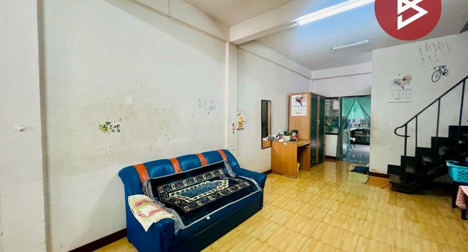 À vendre 2 chambres maison de ville à Bang Na, Bangkok