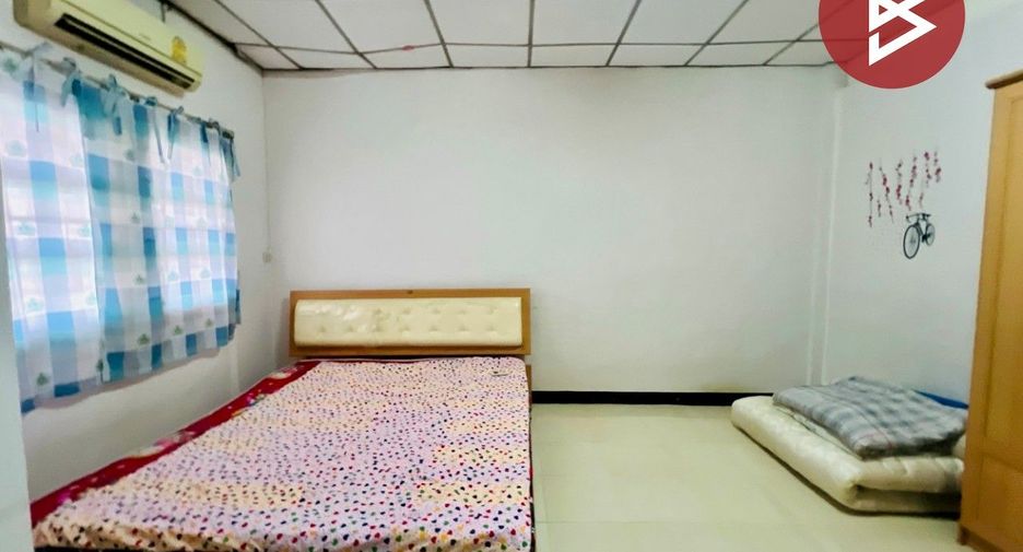 À vendre 2 chambres maison de ville à Bang Na, Bangkok