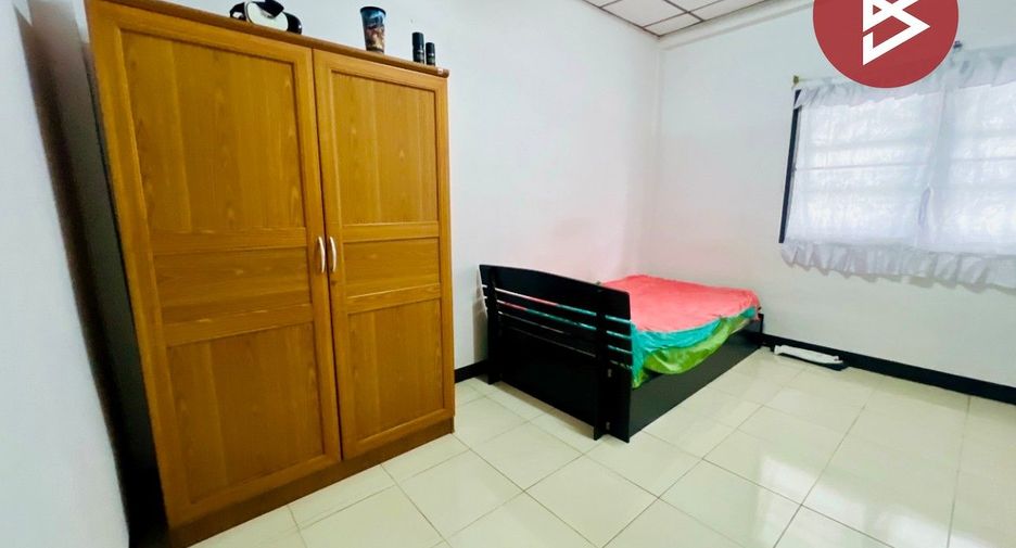 À vendre 2 chambres maison de ville à Bang Na, Bangkok