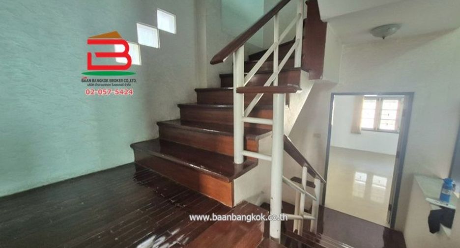 For sale 4 bedrooms townhouse in Don Mueang, Bangkok