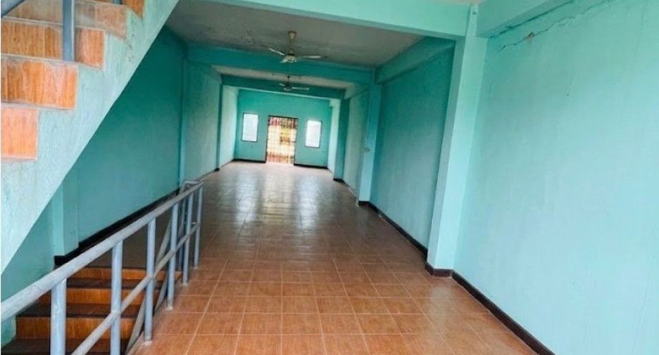 À vendre 3 chambres local commercial à Mueang Samut Sakhon, Samut Sakhon