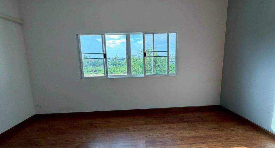 For rent 2 bedrooms townhouse in San Sai, Chiang Mai