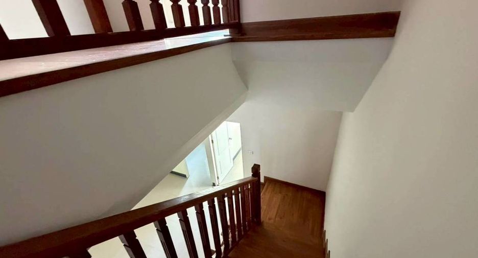 For rent 2 bedrooms townhouse in San Sai, Chiang Mai