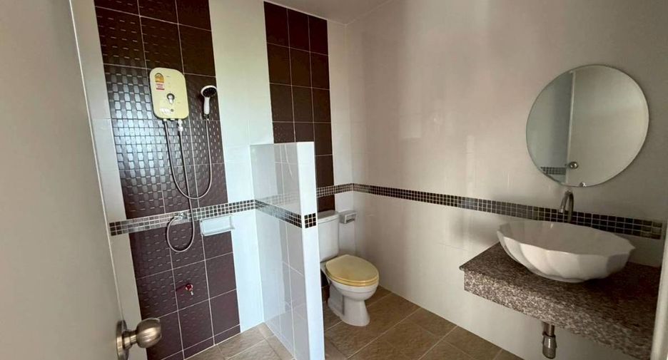 For rent 2 bedrooms townhouse in San Sai, Chiang Mai