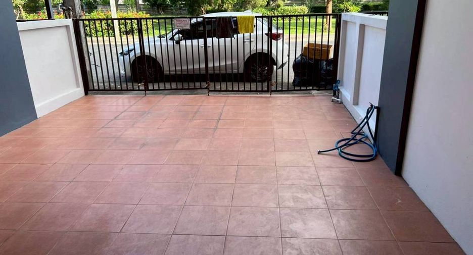 For rent 2 bedrooms townhouse in San Sai, Chiang Mai