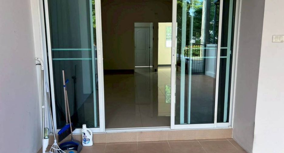 For rent 2 bedrooms townhouse in San Sai, Chiang Mai