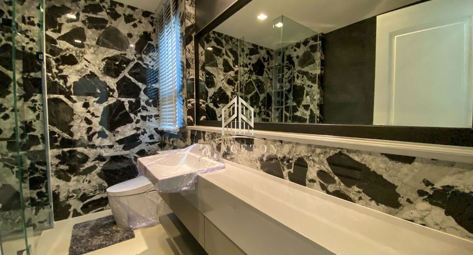 Haus zur Miete mit 4 Zimmer in Lat Krabang, Bangkok
