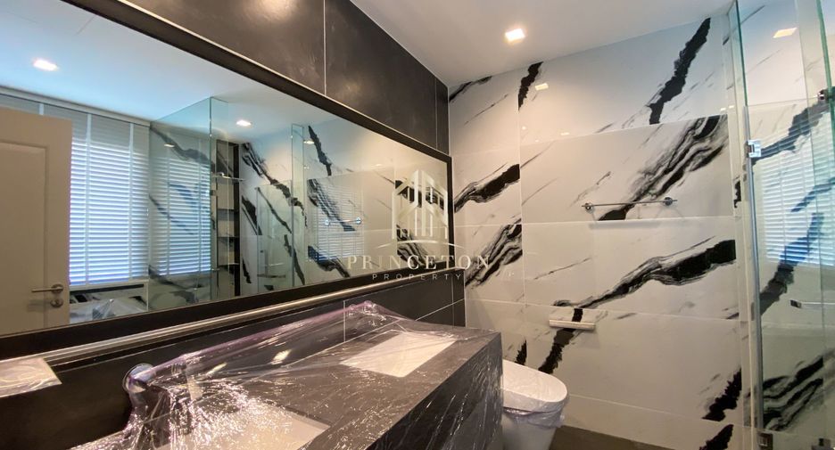 Haus zur Miete mit 4 Zimmer in Lat Krabang, Bangkok