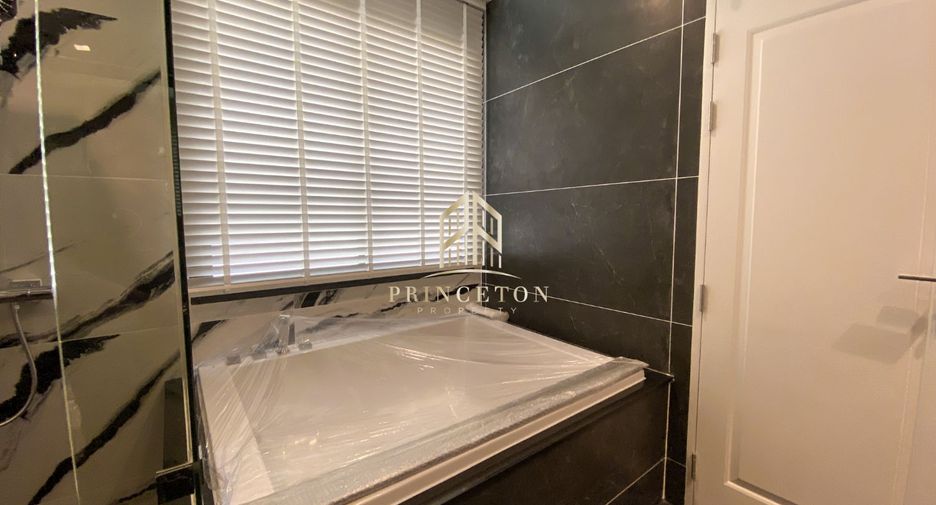 Haus zur Miete mit 4 Zimmer in Lat Krabang, Bangkok