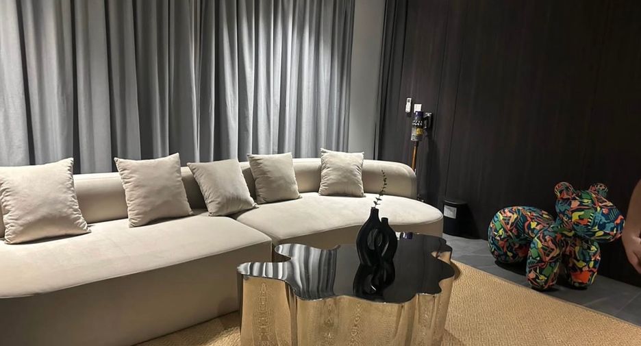 Casa en alquiler y en venta de 4 habitaciones en Bang Phli, Samut Prakan