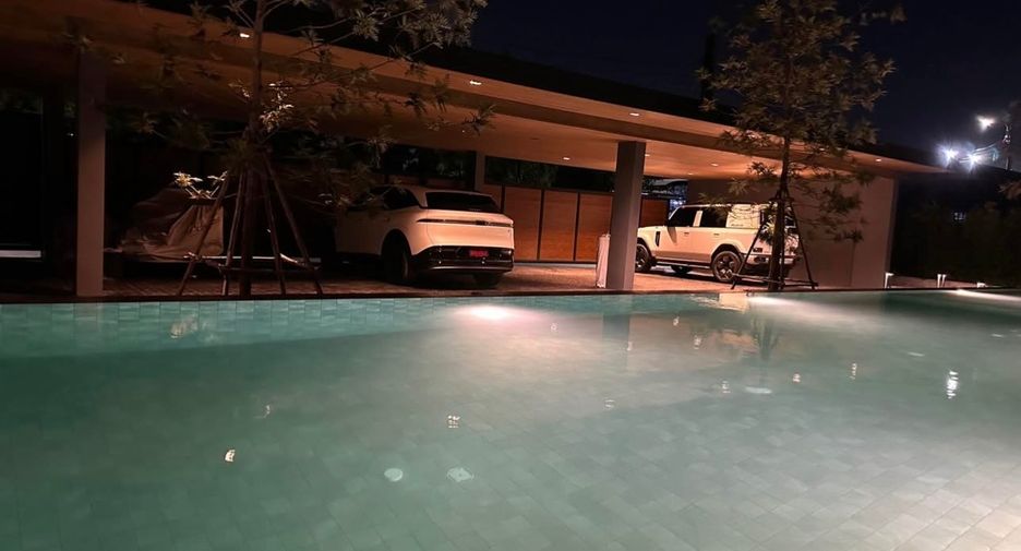 Casa en alquiler y en venta de 4 habitaciones en Bang Phli, Samut Prakan