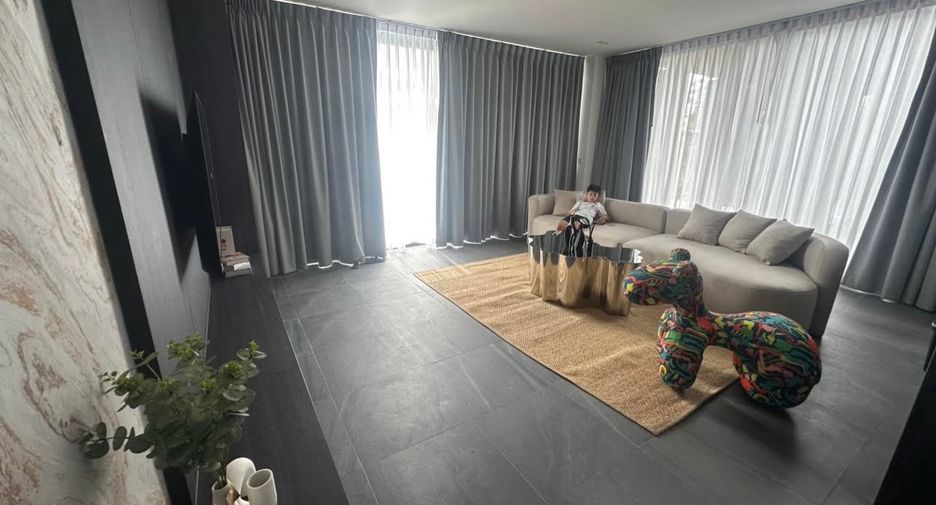 Casa en alquiler y en venta de 4 habitaciones en Bang Phli, Samut Prakan