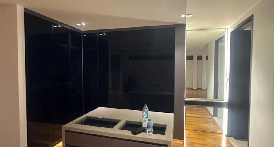 Casa en alquiler y en venta de 4 habitaciones en Bang Phli, Samut Prakan