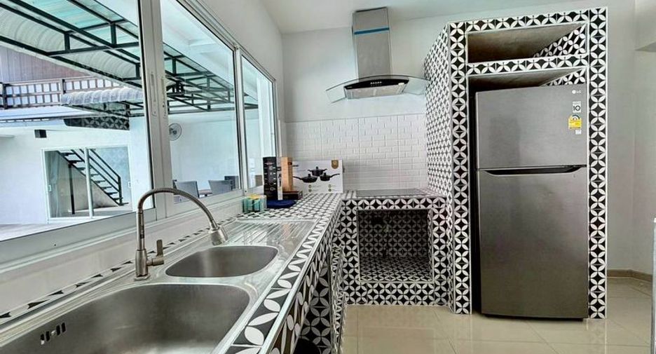 For rent 7 bedrooms house in Bang Lamung, Chonburi