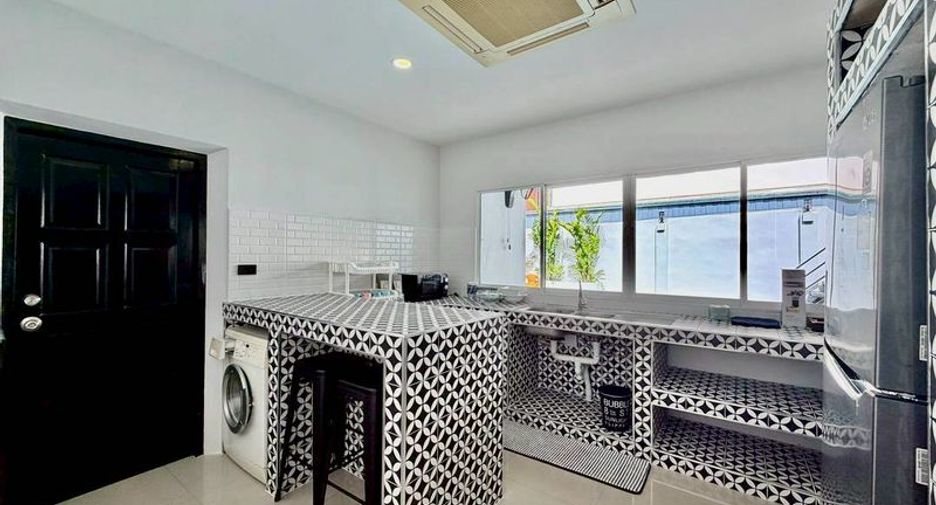 For rent 7 bedrooms house in Bang Lamung, Chonburi