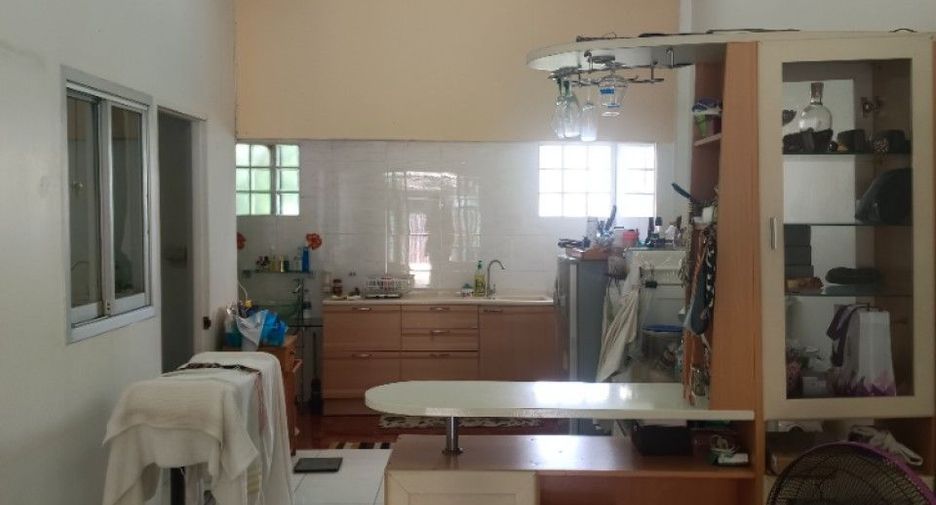 For sale 2 bedrooms townhouse in Wang Chan, Rayong